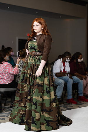 Charlotte Seen Fashion show November 2020-2087