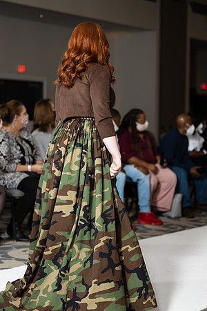 Charlotte Seen Fashion show November 2020-2090