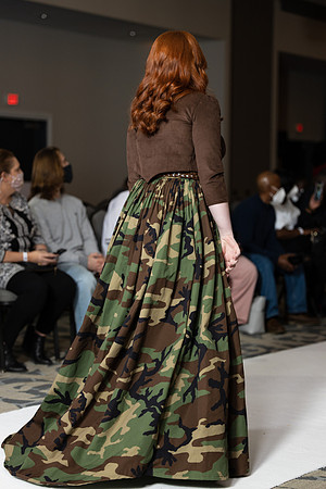 Charlotte Seen Fashion show November 2020-2091