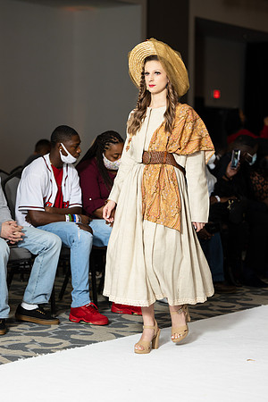 Charlotte Seen Fashion show November 2020-2092