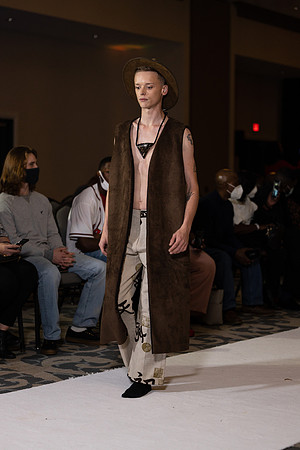 Charlotte Seen Fashion show November 2020-2101