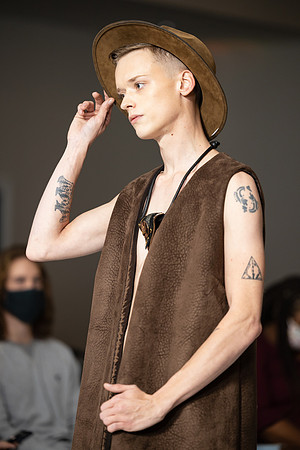 Charlotte Seen Fashion show November 2020-2102