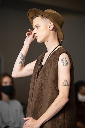 Charlotte Seen Fashion show November 2020-2103