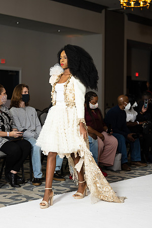 Charlotte Seen Fashion show November 2020-2107