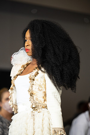 Charlotte Seen Fashion show November 2020-2109
