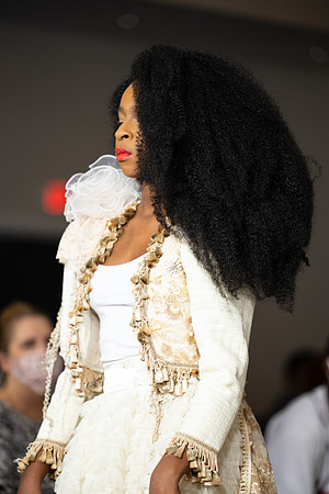 Charlotte Seen Fashion show November 2020-2110