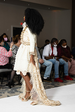 Charlotte Seen Fashion show November 2020-2113