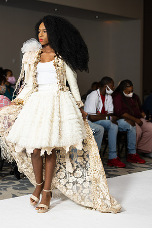 Charlotte Seen Fashion show November 2020-2114