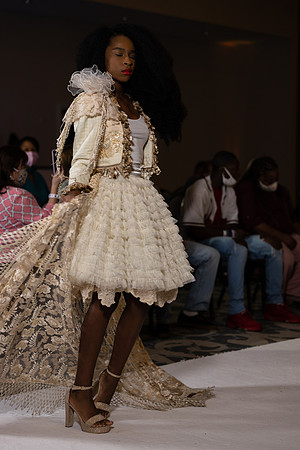 Charlotte Seen Fashion show November 2020-2115