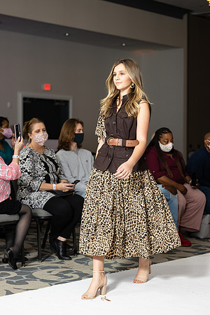 Charlotte Seen Fashion show November 2020-2116