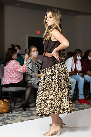 Charlotte Seen Fashion show November 2020-2118