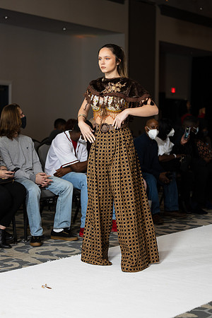 Charlotte Seen Fashion show November 2020-2127
