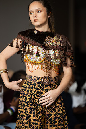 Charlotte Seen Fashion show November 2020-2128