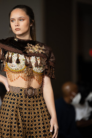 Charlotte Seen Fashion show November 2020-2129