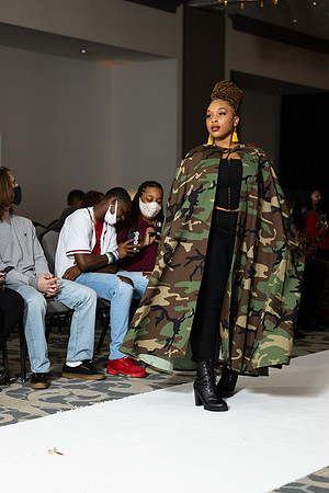 Charlotte Seen Fashion show November 2020-2132