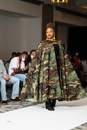 Charlotte Seen Fashion show November 2020-2133