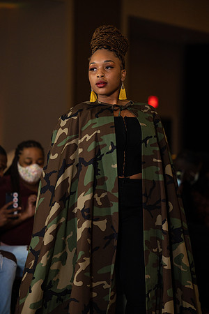 Charlotte Seen Fashion show November 2020-2135