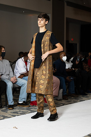 Charlotte Seen Fashion show November 2020-2140