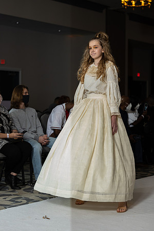 Charlotte Seen Fashion show November 2020-2145