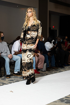 Charlotte Seen Fashion show November 2020-2149