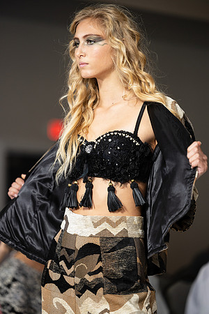 Charlotte Seen Fashion show November 2020-2154