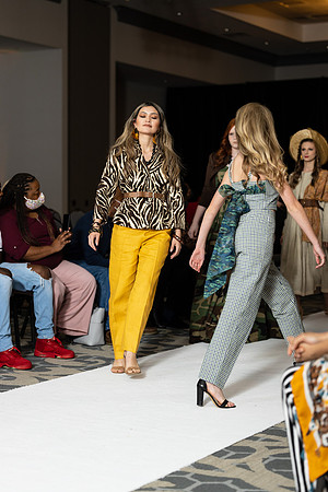 Charlotte Seen Fashion show November 2020-2172