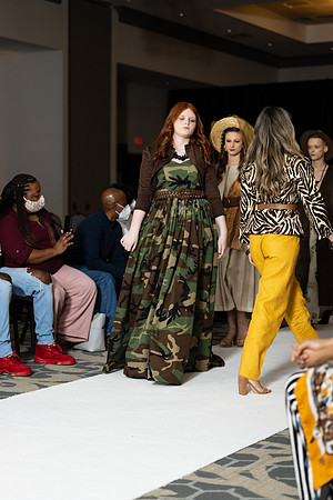 Charlotte Seen Fashion show November 2020-2173