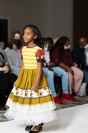 Charlotte Seen Fashion show November 2020-2188