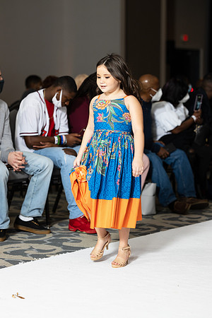 Charlotte Seen Fashion show November 2020-2189