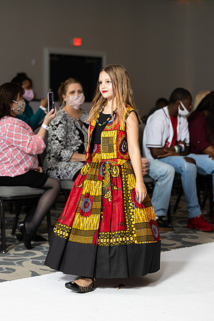 Charlotte Seen Fashion show November 2020-2198