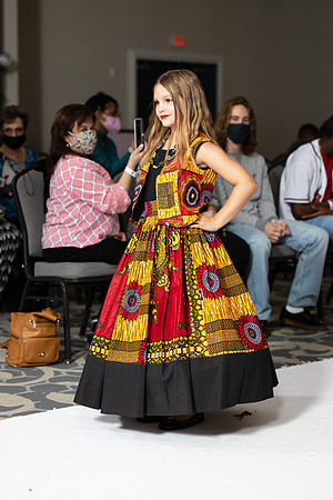 Charlotte Seen Fashion show November 2020-2201