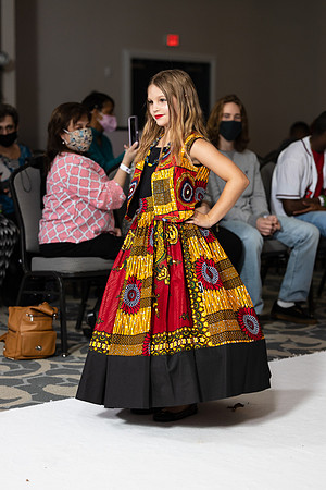 Charlotte Seen Fashion show November 2020-2202