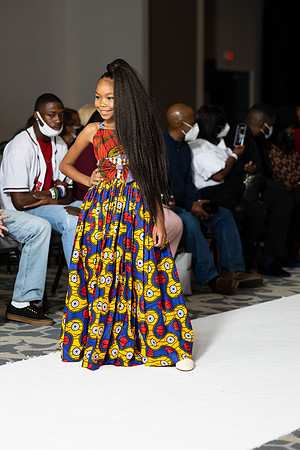 Charlotte Seen Fashion show November 2020-2205