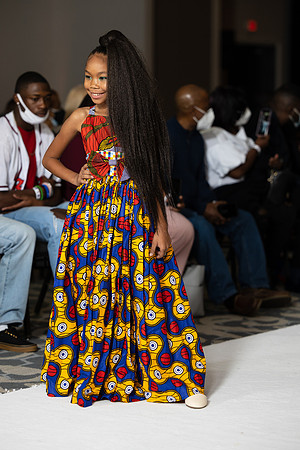 Charlotte Seen Fashion show November 2020-2206