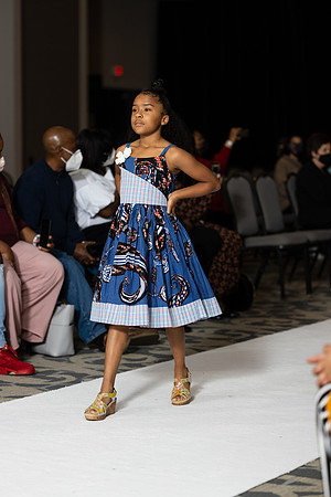 Charlotte Seen Fashion show November 2020-2209