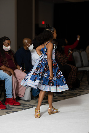 Charlotte Seen Fashion show November 2020-2216