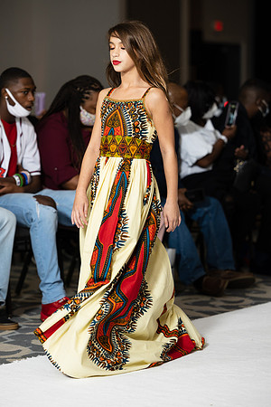 Charlotte Seen Fashion show November 2020-2218