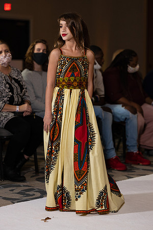 Charlotte Seen Fashion show November 2020-2223