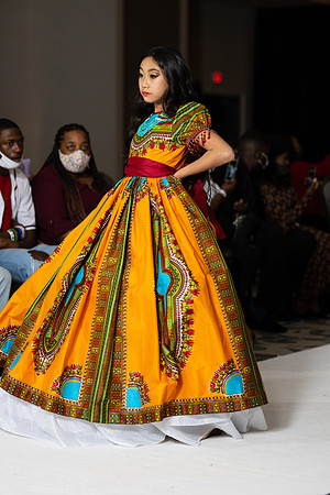Charlotte Seen Fashion show November 2020-2228