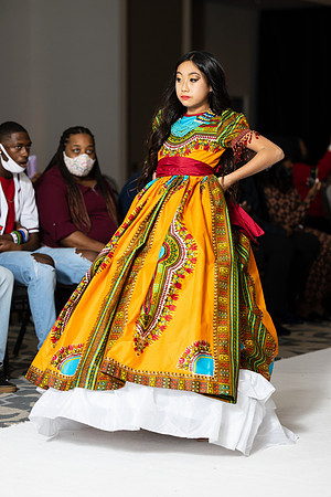 Charlotte Seen Fashion show November 2020-2224