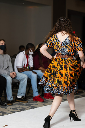 Charlotte Seen Fashion show November 2020-2239