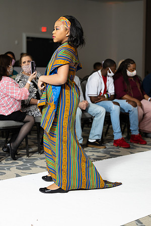Charlotte Seen Fashion show November 2020-2251