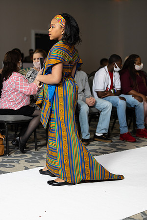 Charlotte Seen Fashion show November 2020-2252