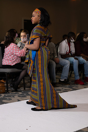 Charlotte Seen Fashion show November 2020-2253
