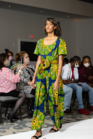 Charlotte Seen Fashion show November 2020-2290