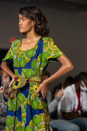 Charlotte Seen Fashion show November 2020-2294