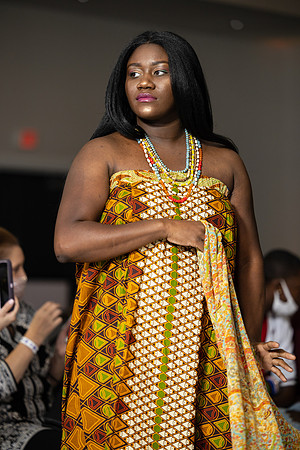 Charlotte Seen Fashion show November 2020-2299