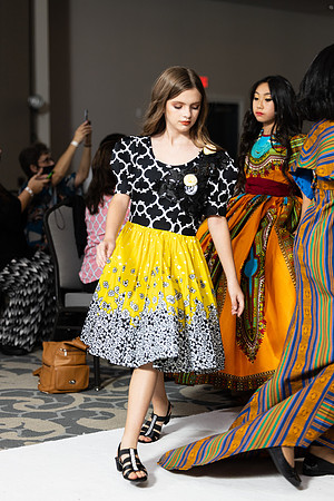 Charlotte Seen Fashion show November 2020-2321