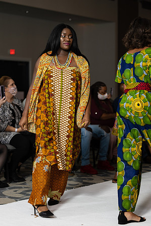 Charlotte Seen Fashion show November 2020-2332