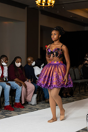 Charlotte Seen Fashion show November 2020-2337